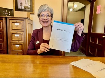 State Rep. Veronica Paiz (D-Harper Woods) introduces House Bill 4473, which establishes April 25 as Michigan Librarian Day, on Tuesday, April 25, 2023. “Michigan’s librarians play a vital role in shaping our state’s future,“ Rep. Paiz said. ”I am thrilled to honor them with this legislation.”