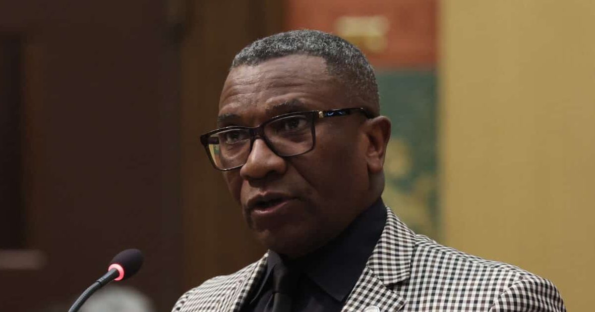 State Rep. Amos O'Neal (D-Saginaw) delivers a speech on the House floor