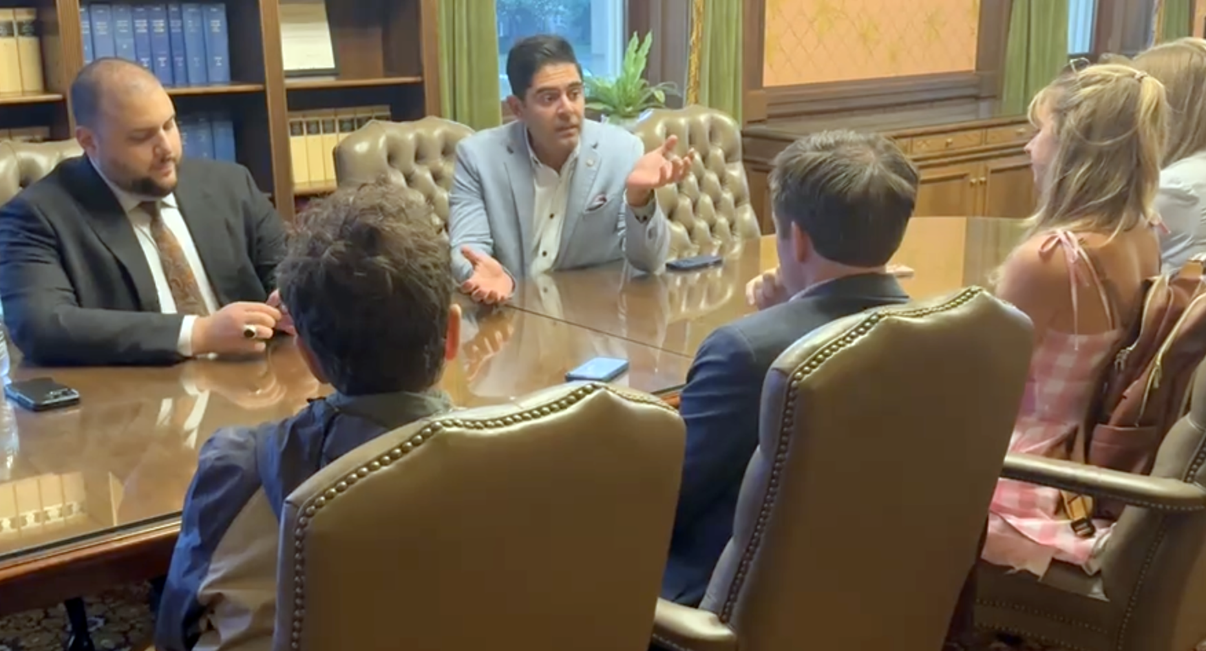 Democratic Leader discusses the budget process with Capitol Press Corp.